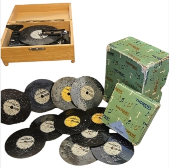 Thorens Wind-up Music Box with 12 Discs - Picture 1 of 7